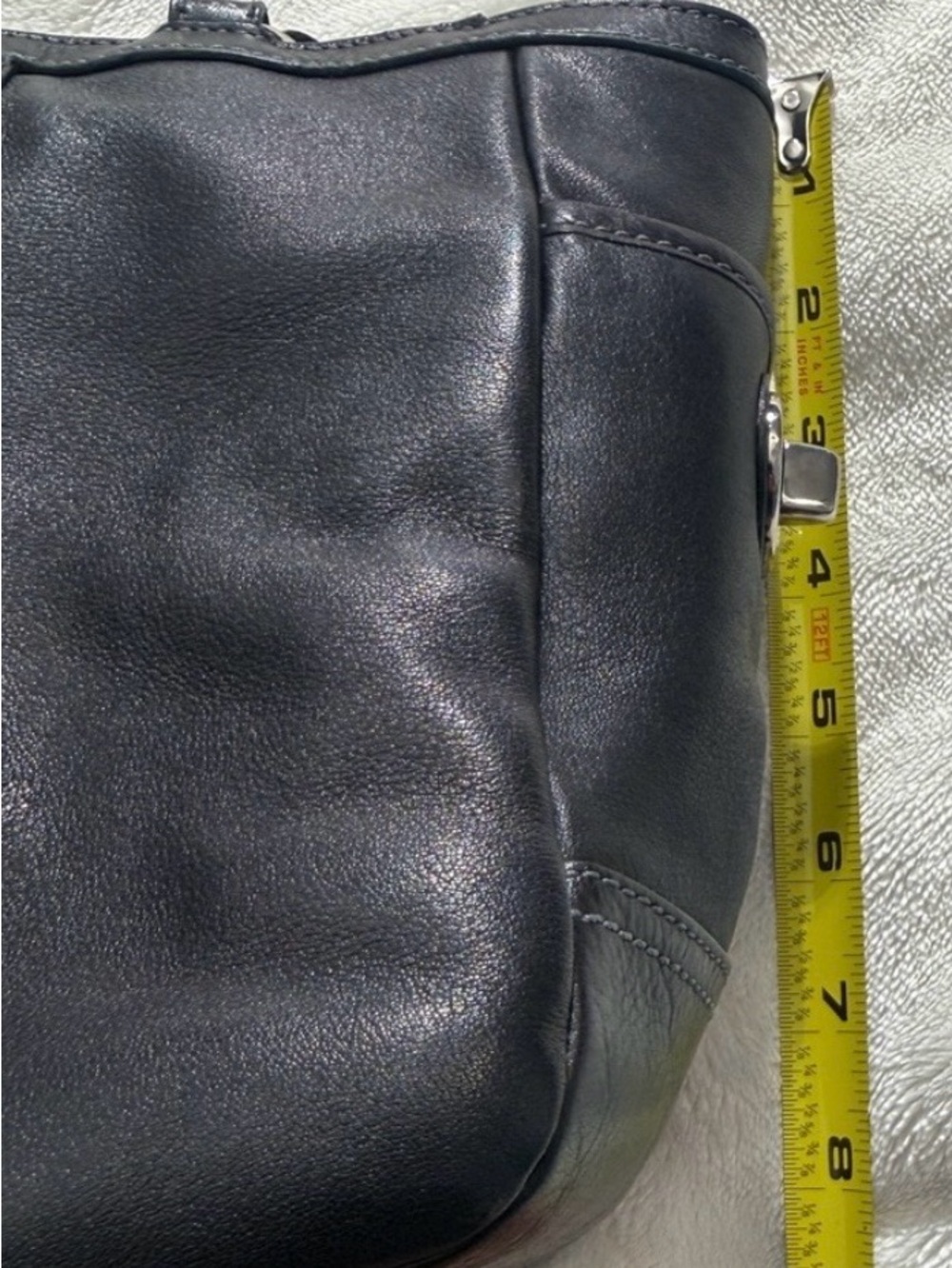 Coach Black Leather Shoulder Bag with Pink Lining - Picture 5 of 8